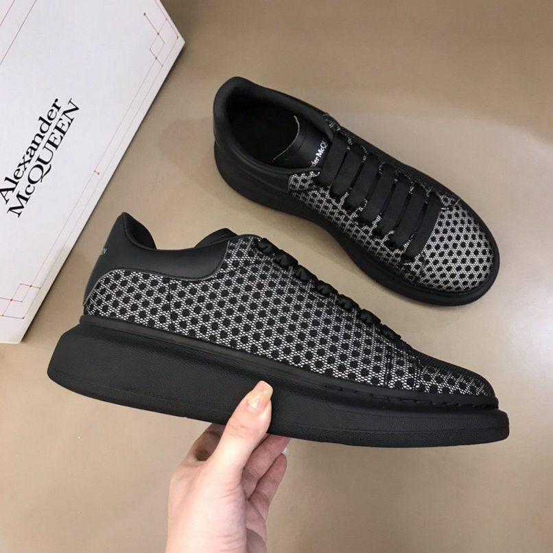 Alexander McQueen Oversized Sneaker 'Black Speckled'