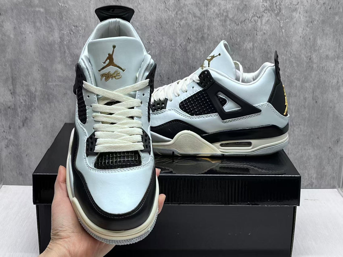 Air Jordan 4 platinum
