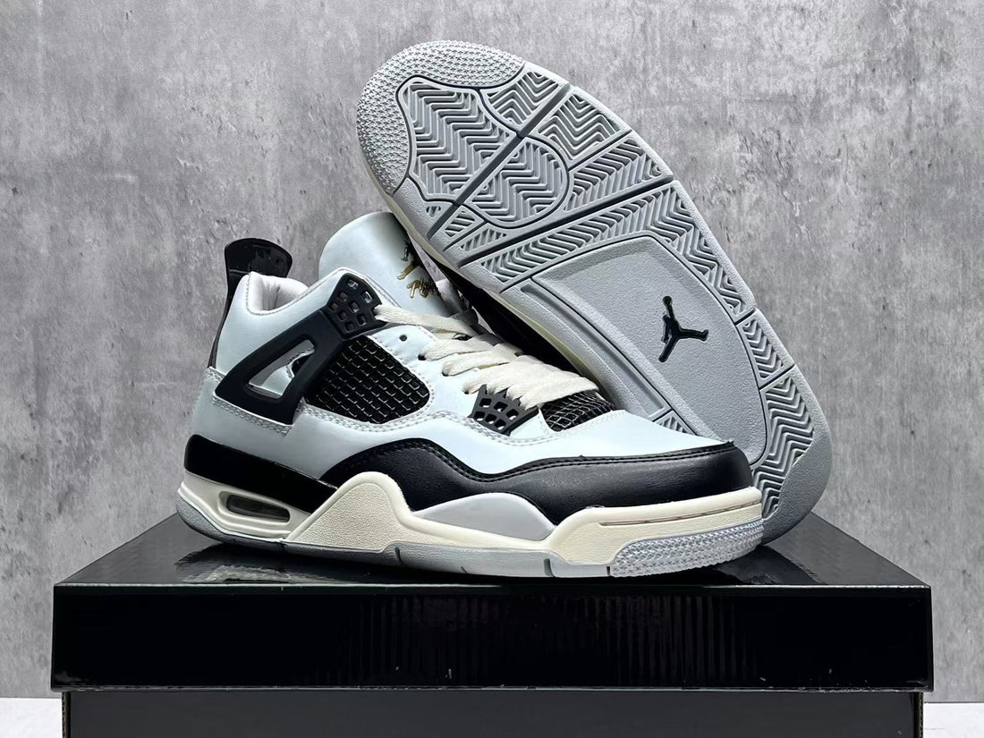 Air Jordan 4 platinum