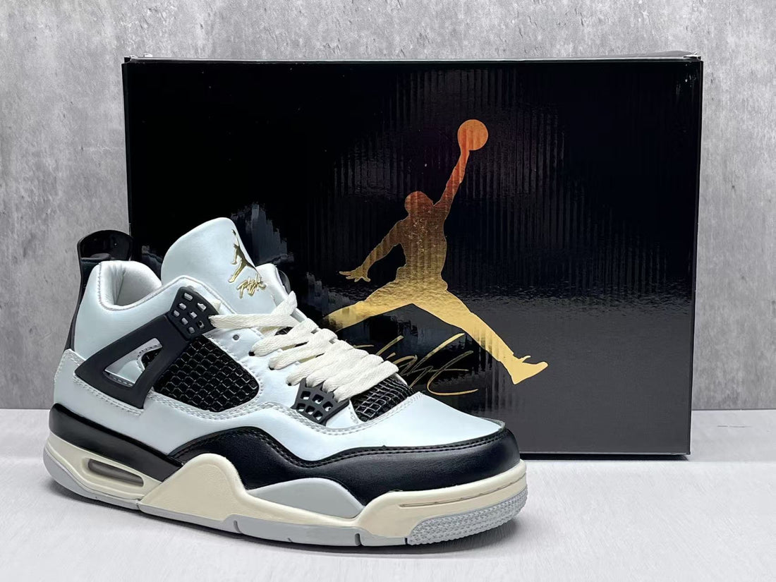 Air Jordan 4 platinum