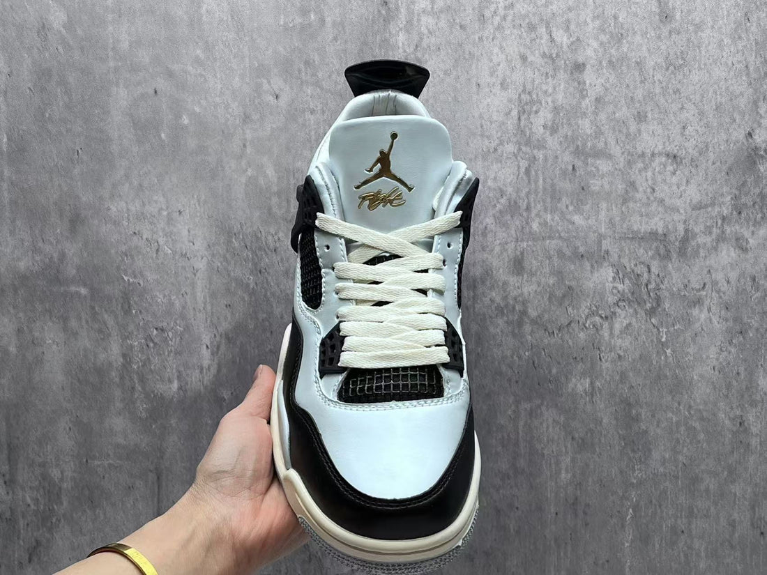Air Jordan 4 platinum