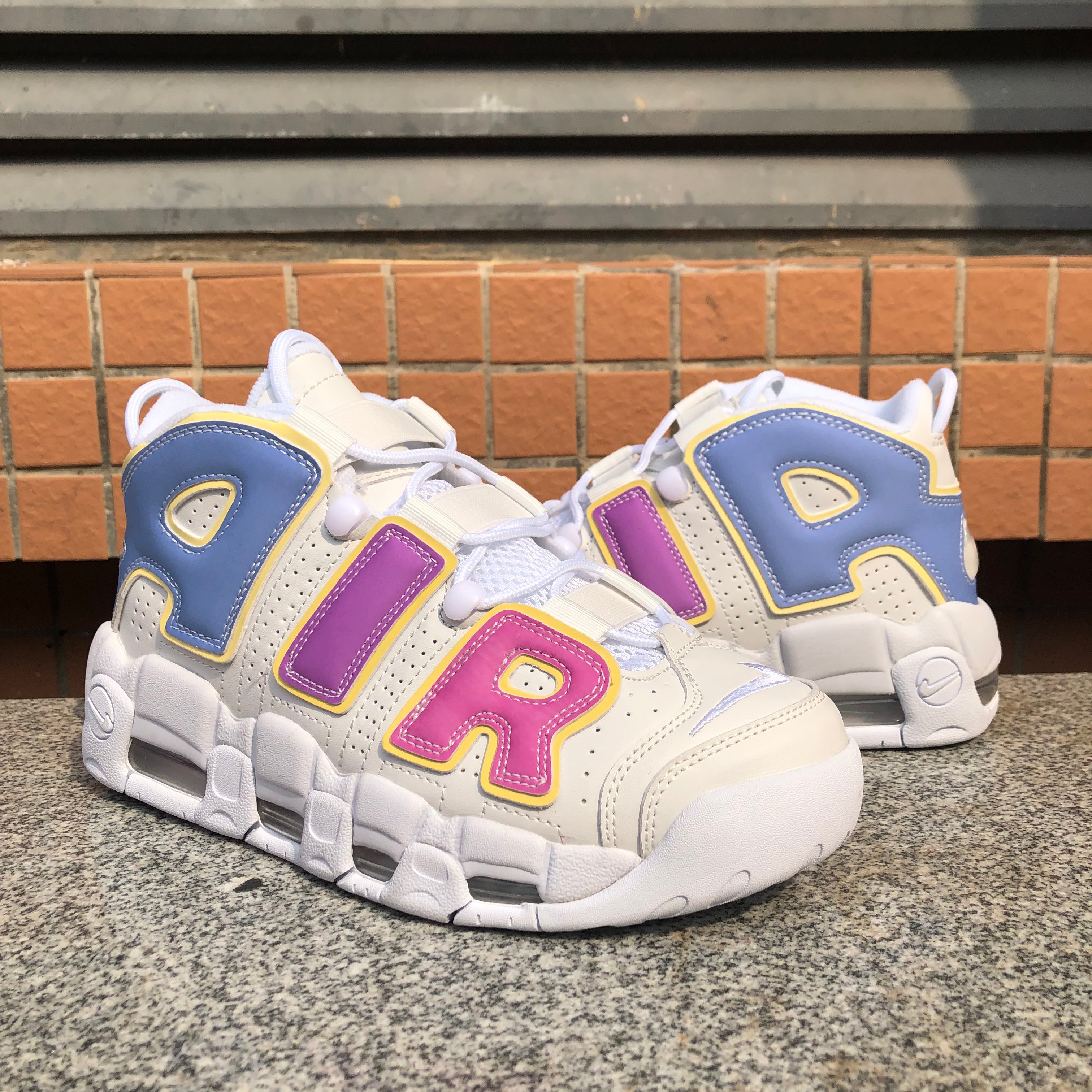 Nike Air More